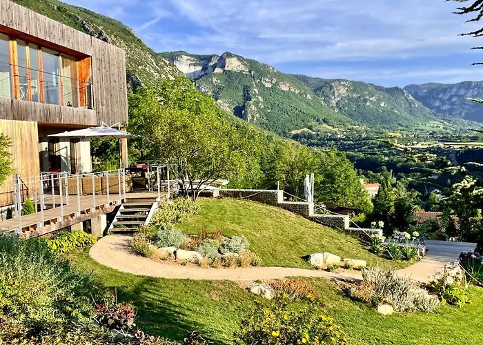 Suites&Balnéo chez l\'habitant - Vue panoramique sur le Vercors